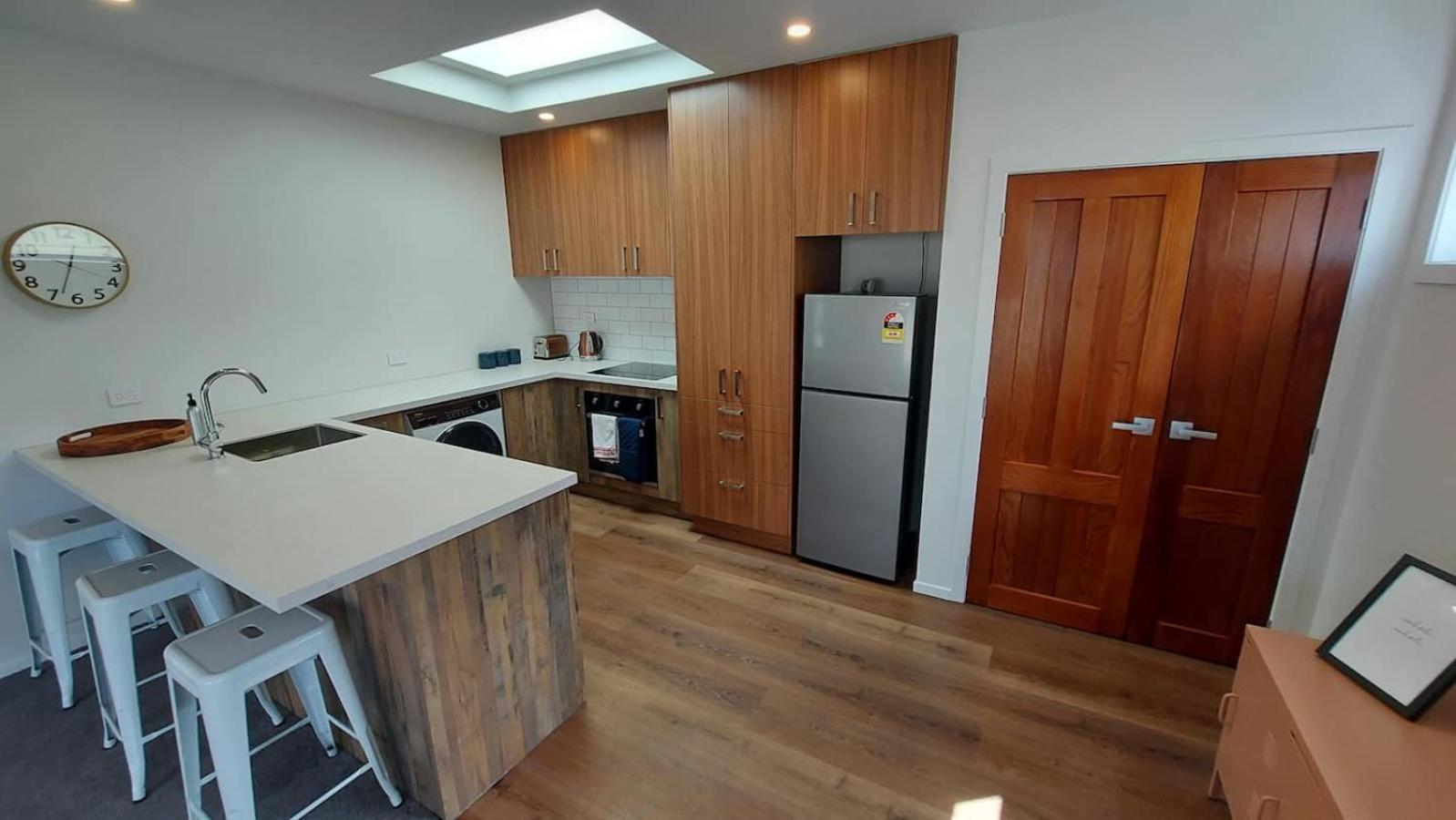 Sleek Suite By The Sand 1-Bedroom Dunedin Dış mekan fotoğraf